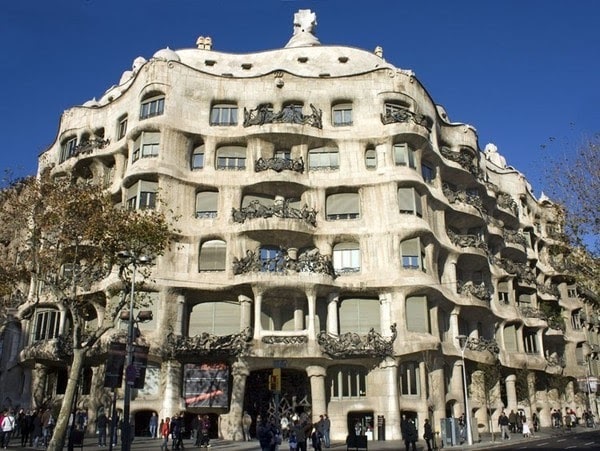 Thiết kế kiến trúc của Antoni Gaudi