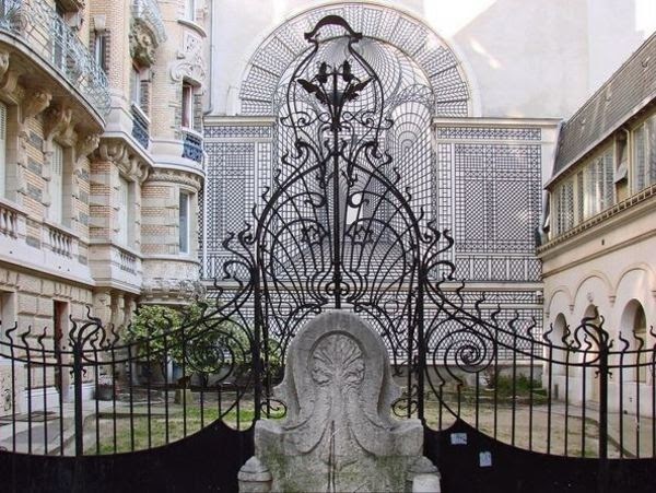Thiết kế cổng đậm chất Art Nouveau
