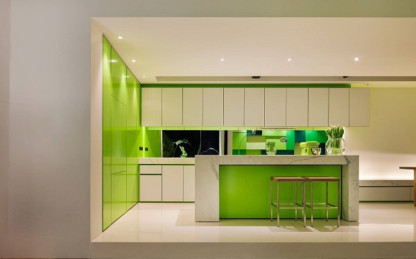 Nội thất màu xanh lá cây giúp cho nhà bếp hiện đại