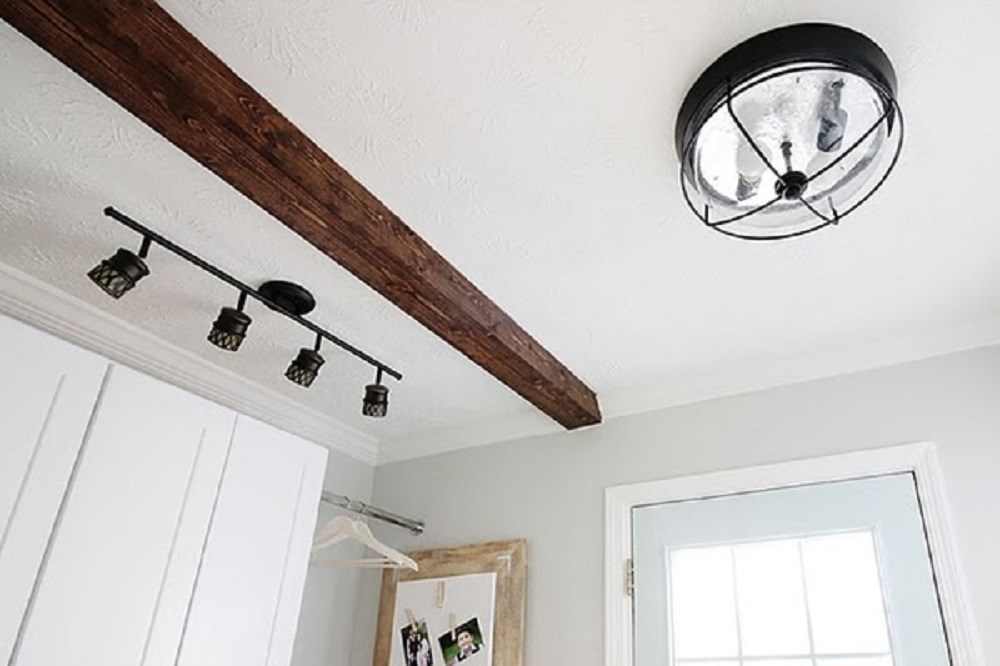 Tránh thiết kế xà ngang trên bàn ăn