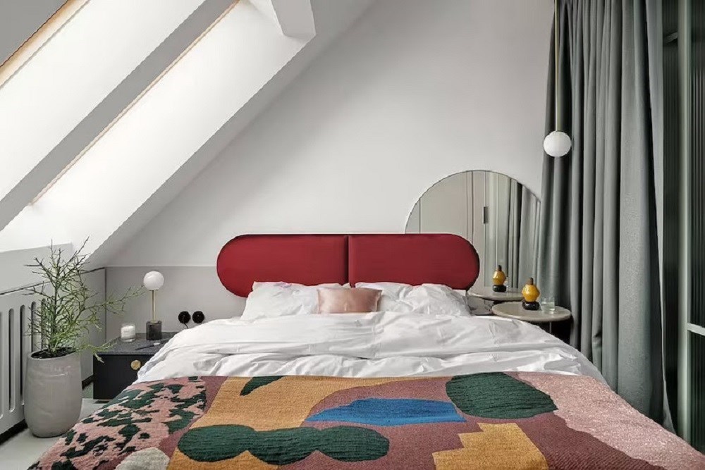 Phòng ngủ trẻ trung với họa tiết, màu sắc đa dạng, độc đáo