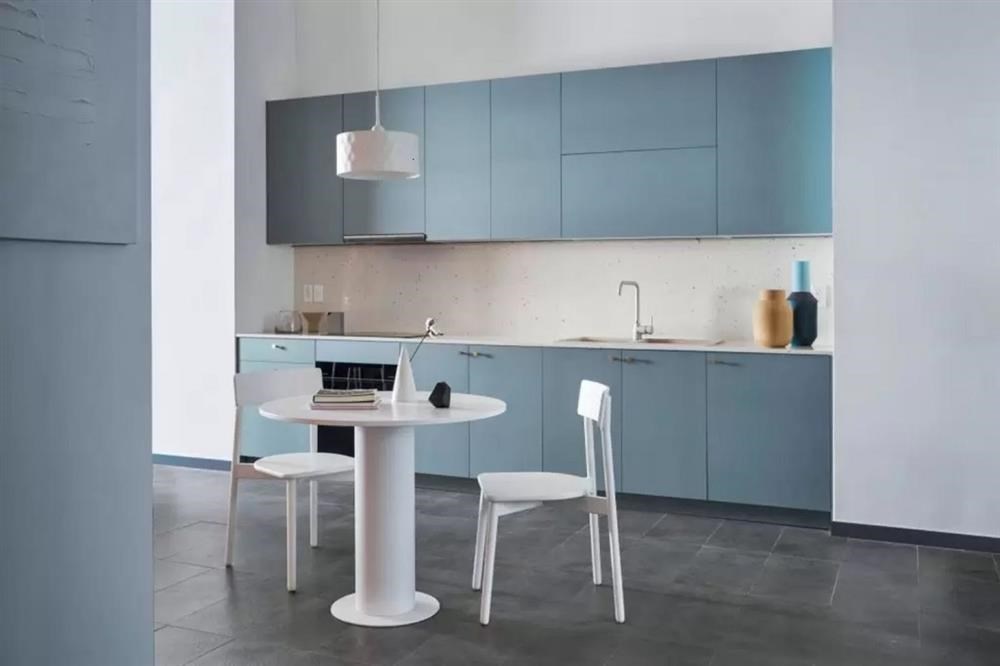 tủ bếp chữ I gỗ MDF phủ laminate màu xanh