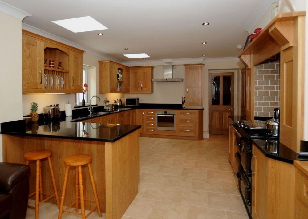 làm tủ bếp màu gỗ bền đẹp